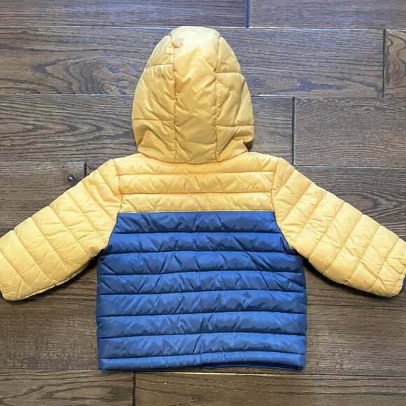 OshKosh B'gosh Colorblock Puffer Jacket – Size 24M – Warm & Stylish - Picture 4 of 5